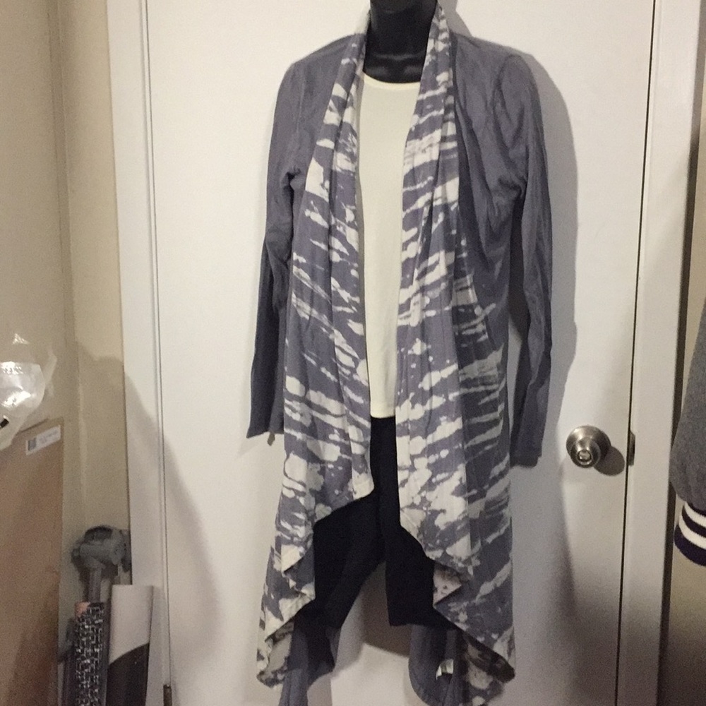 Boutique Gray and off white cardigan